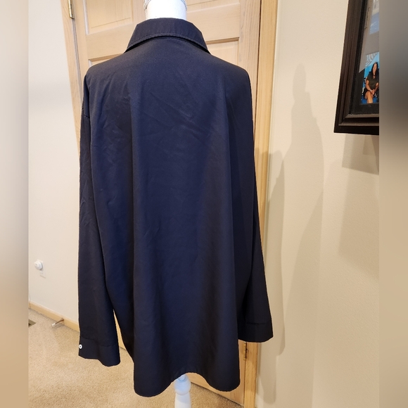 Grinch Graphic Black Shirt - Picture 4 of 6